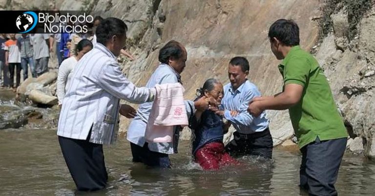 a-pesar-de-las-restricciones-las-iglesias-en-china-evangelizan-y-bautizan