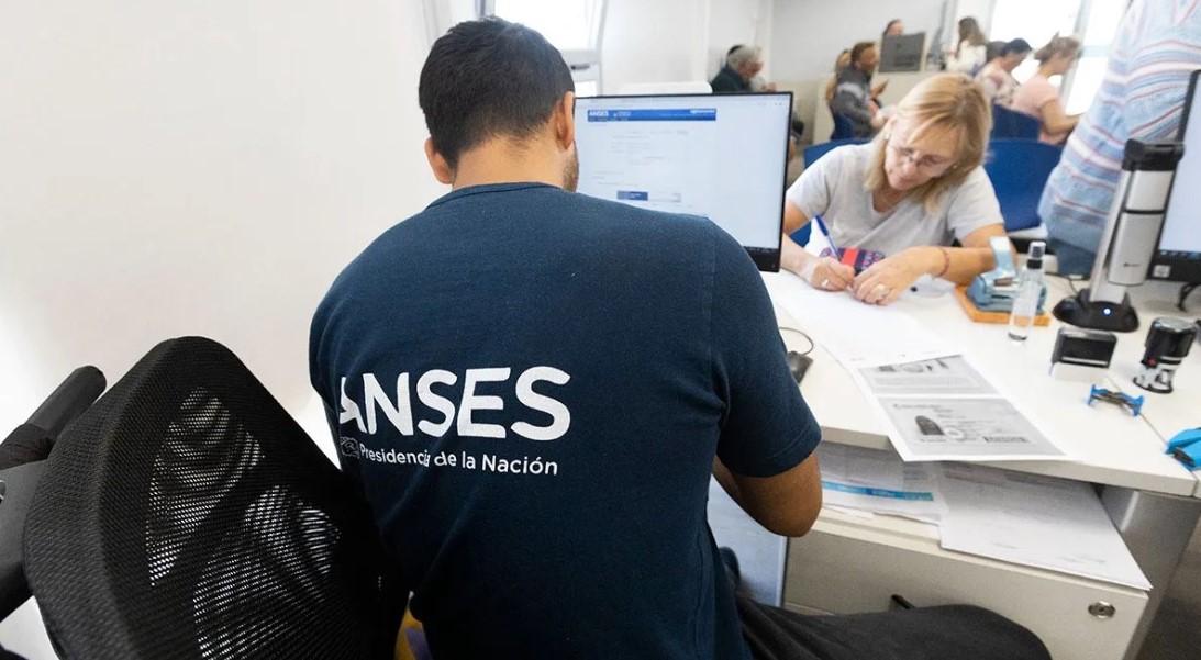 Calendario de pagos ANSES: quiénes cobran hoy miércoles 14 de mayo